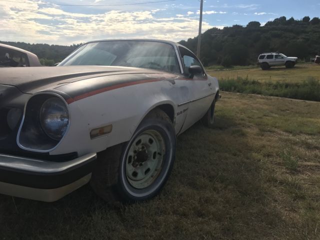 1976 White Chevrolet Camaro Coupe