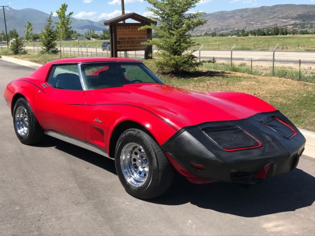 1976 Red Chevrolet Corvette coupe