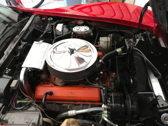 1976 Red Chevrolet Corvette coupe