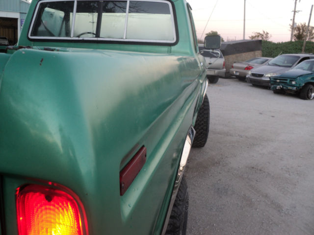 1976 Green Ford F-250 Standard Cab Pickup