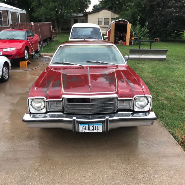 1976 Red Plymouth volare Coupe