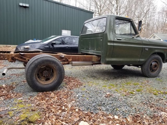 1976 Green Ford F-350 Cab & Chassis