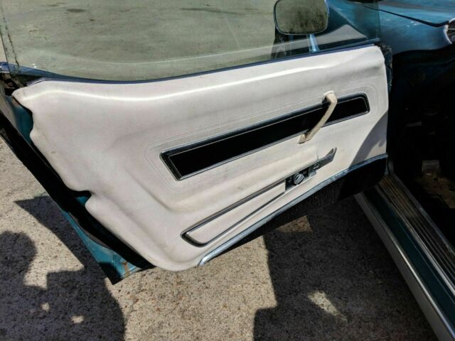 1977 Teal Chevrolet Corvette