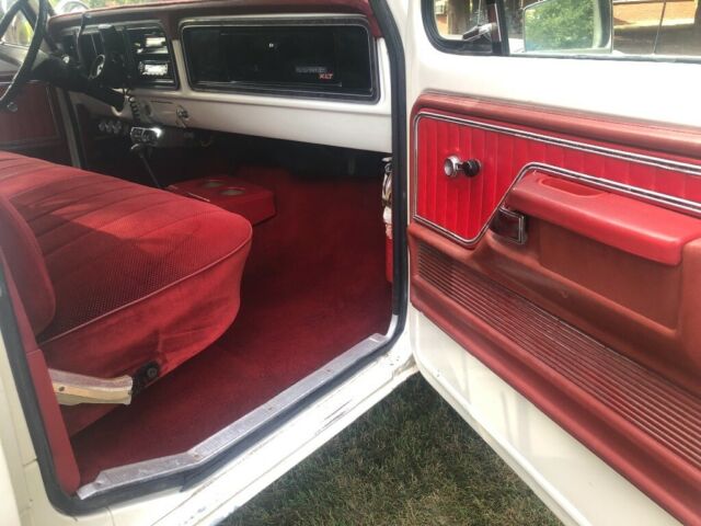 1977 White Ford F-250 Standard Cab Pickup