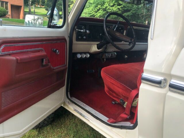 1977 White Ford F-250 Standard Cab Pickup