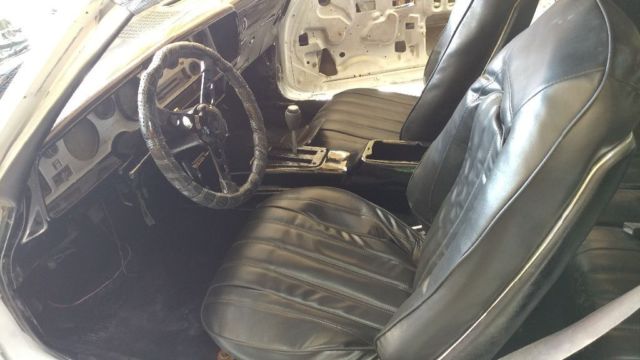 1977 White perl Pontiac Trans Am Coupe
