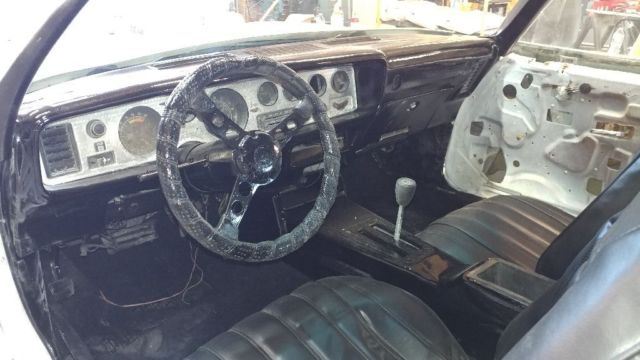 1977 White perl Pontiac Trans Am Coupe