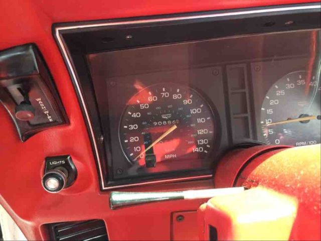 1978 White Chevrolet Corvette