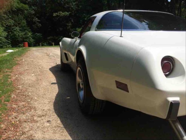 1978 White Chevrolet Corvette