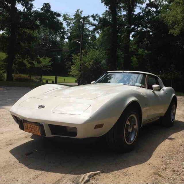 1978 White Chevrolet Corvette