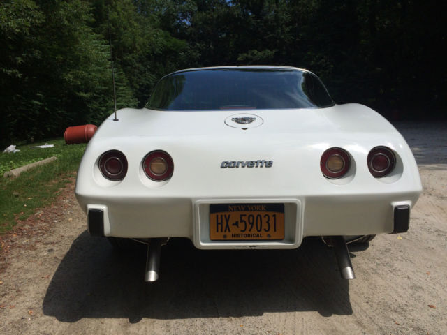 1978 White Chevrolet Corvette