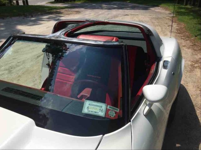 1978 White Chevrolet Corvette