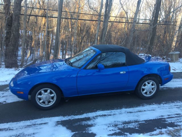 1990 Blue Mazda MX-5 Miata Convertible