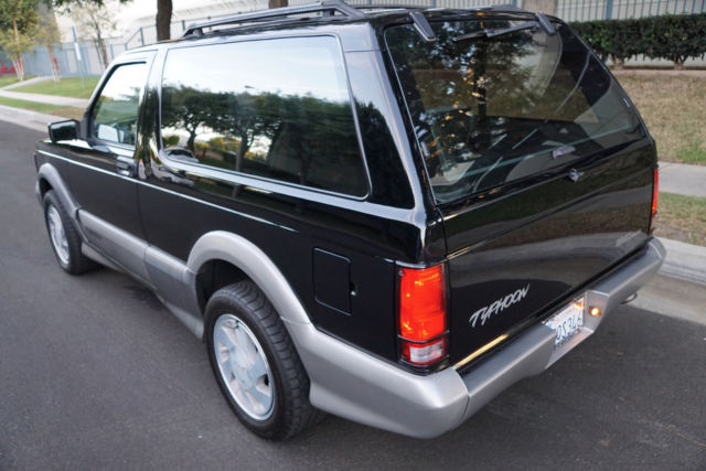 1992 Black GMC Typhoon SUV
