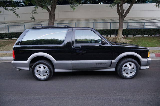 1992 Black GMC Typhoon SUV