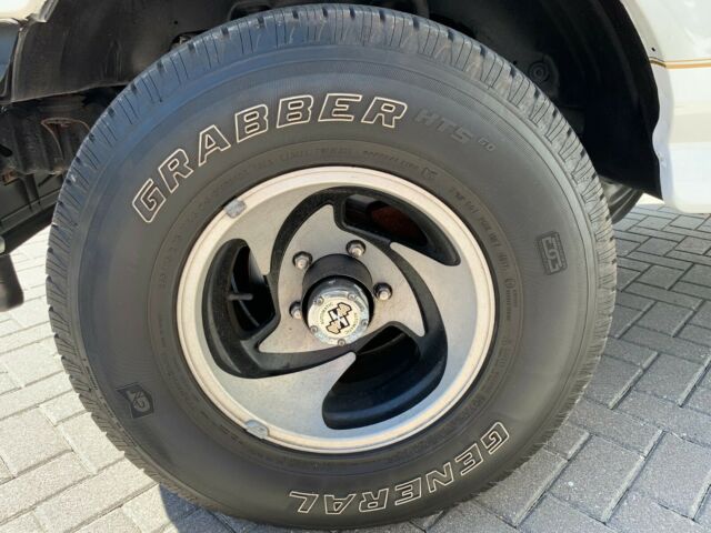 1993 White Ford Bronco SUV