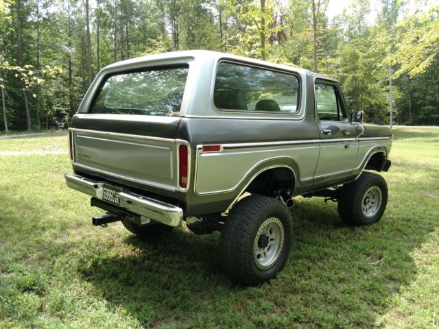 1979 Gray and SILVER Ford Bronco SUV