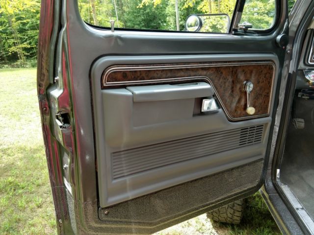 1979 Gray and SILVER Ford Bronco SUV