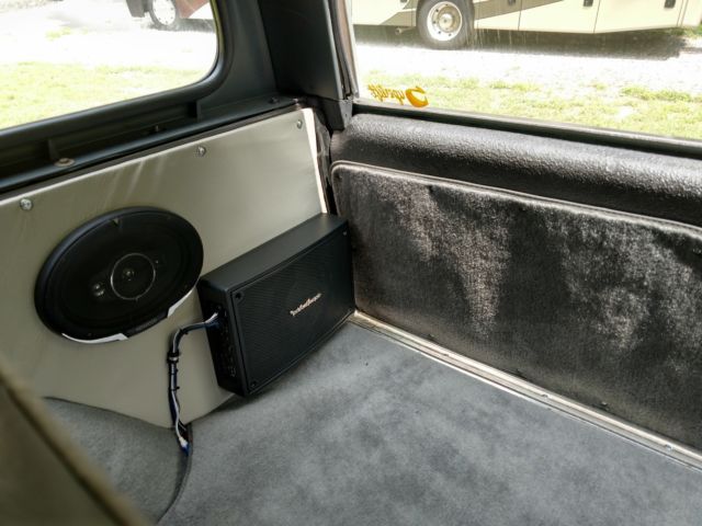 1979 Gray and SILVER Ford Bronco SUV