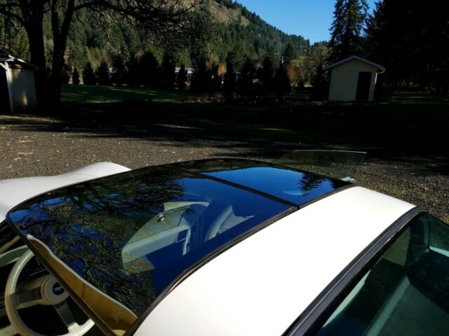 1979 White Chevrolet Corvette Coupe