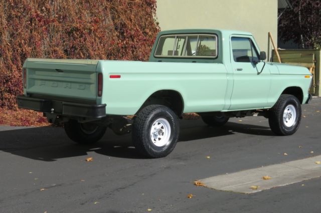 1979 Green Ford F-150 Standard Cab Pickup