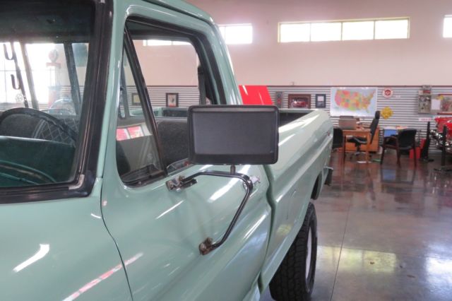 1979 Green Ford F-150 Standard Cab Pickup