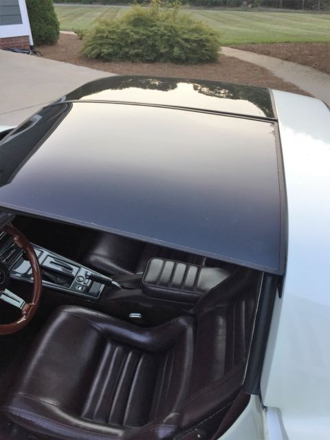 1980 Pearl white Chevrolet Corvette Coupe