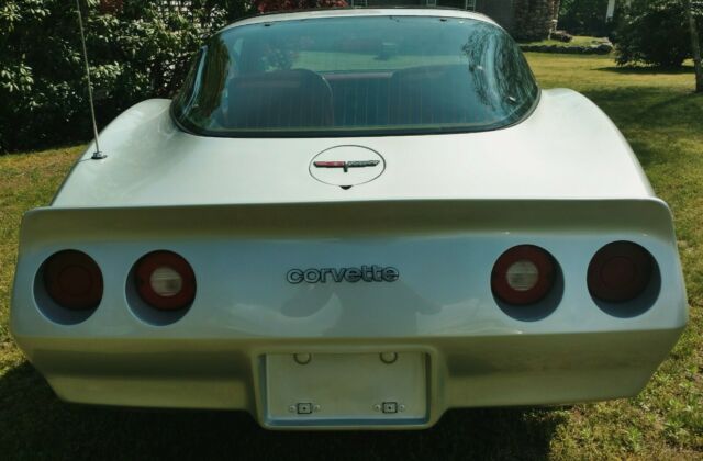 1981 Silver Chevrolet Corvette Coupe