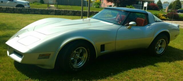 1981 Silver Chevrolet Corvette Coupe