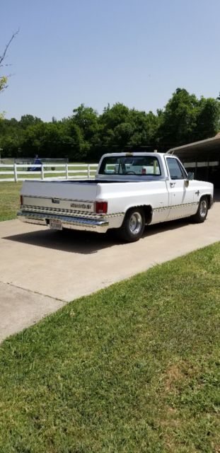1982 White Chevrolet C-10 Standard Cab Pickup