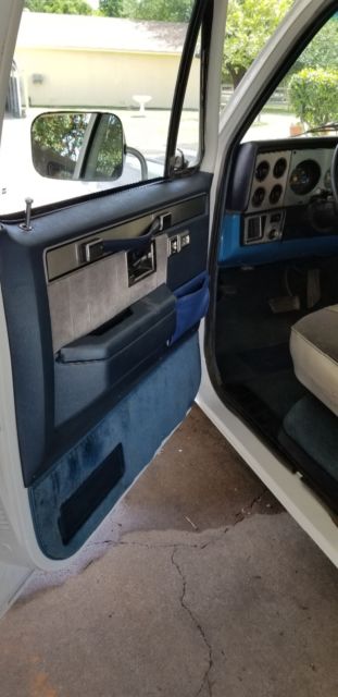 1982 White Chevrolet C-10 Standard Cab Pickup