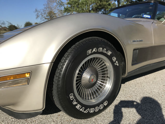 1982 Silver Chevrolet Corvette Coupe