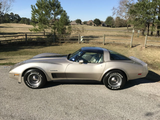 1982 Silver Chevrolet Corvette Coupe