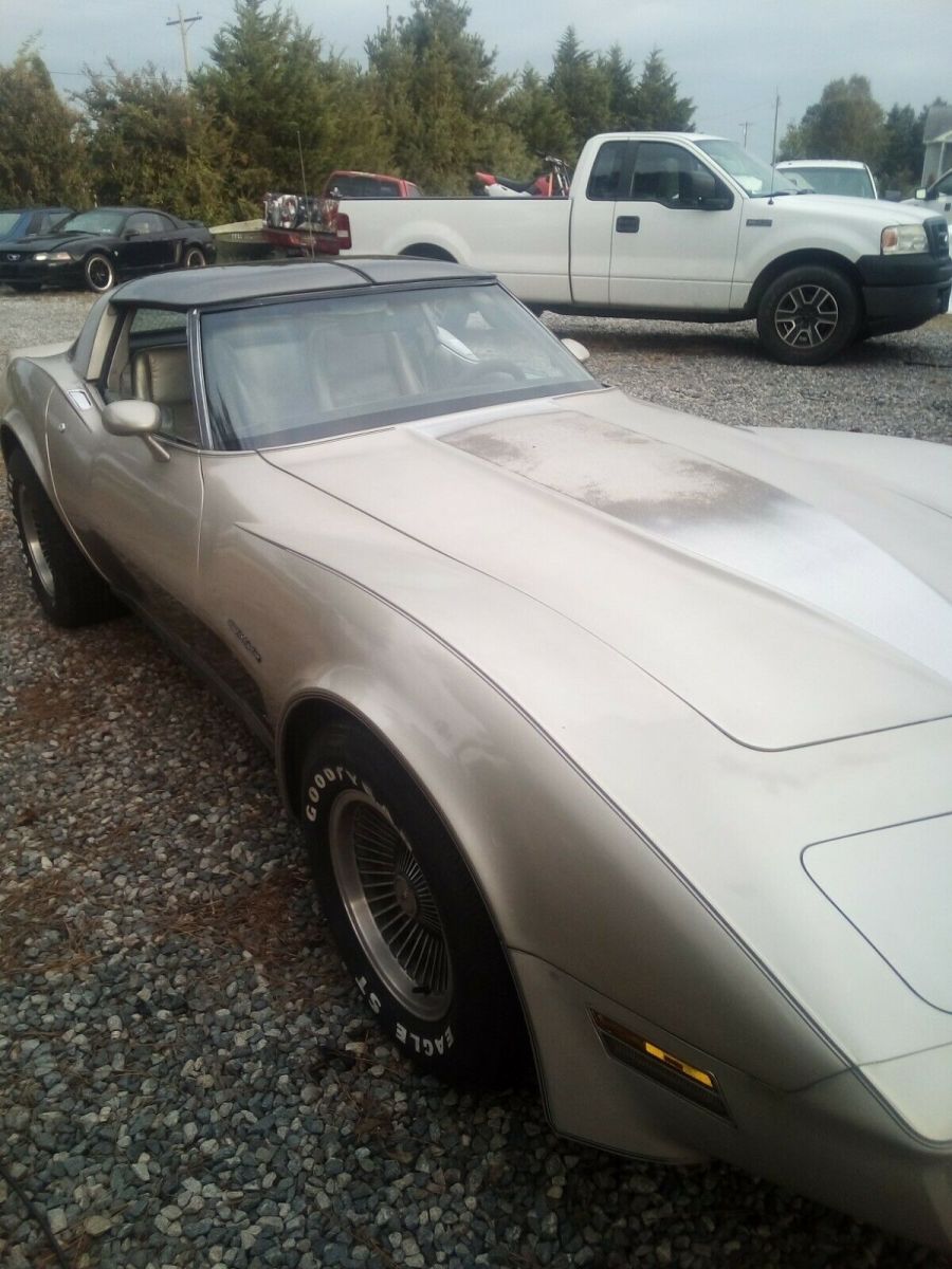 1982 Silver Chevrolet Corvette Coupe