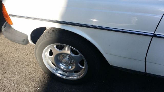 1982 White Mercedes-Benz 300-Series Coupe