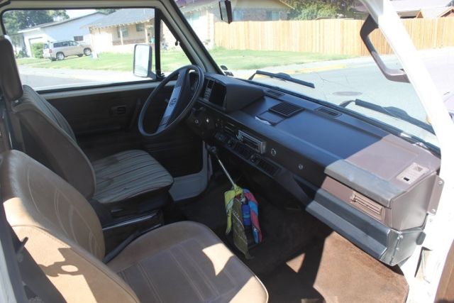 1983 White Volkswagen Bus/Vanagon Van Camper