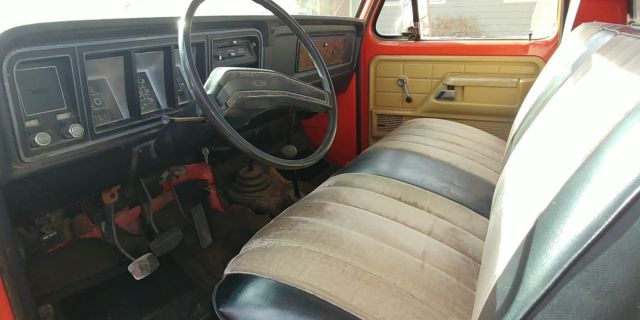 1979 Orange Ford F-250