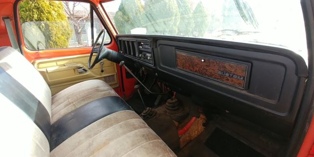1979 Orange Ford F-250