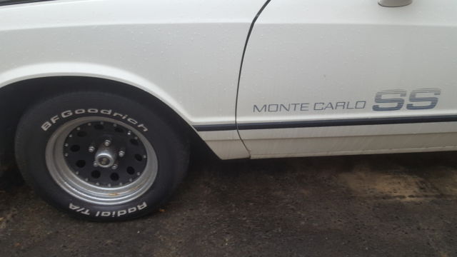 1984 White Chevrolet Monte Carlo Coupe
