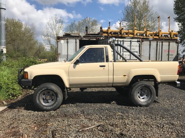 1984 Toyota 4x4 pickup Standard Cab Pickup
