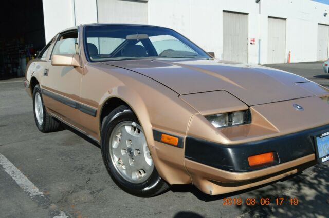 1985 Gold Nissan 300ZX Coupe