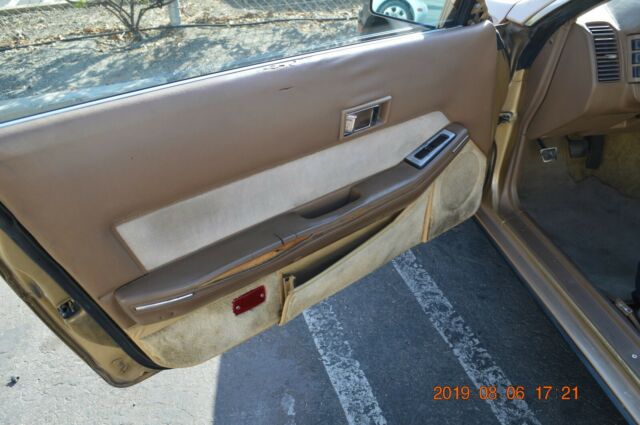 1985 Gold Nissan 300ZX Coupe