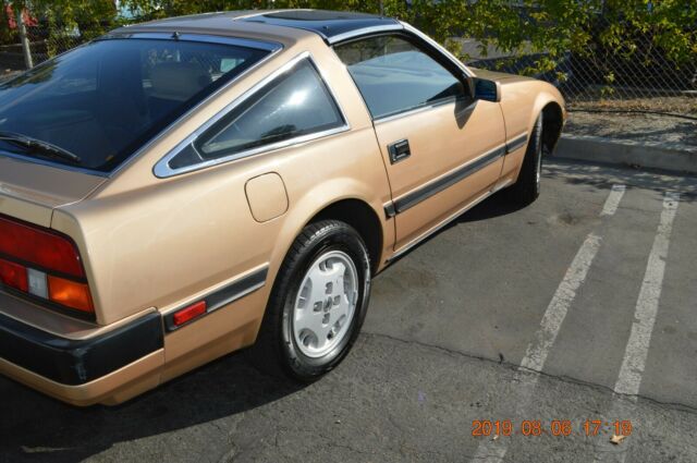 1985 Gold Nissan 300ZX Coupe