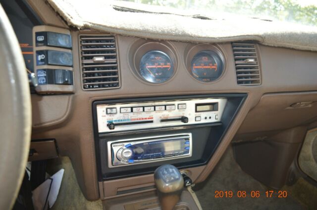1985 Gold Nissan 300ZX Coupe