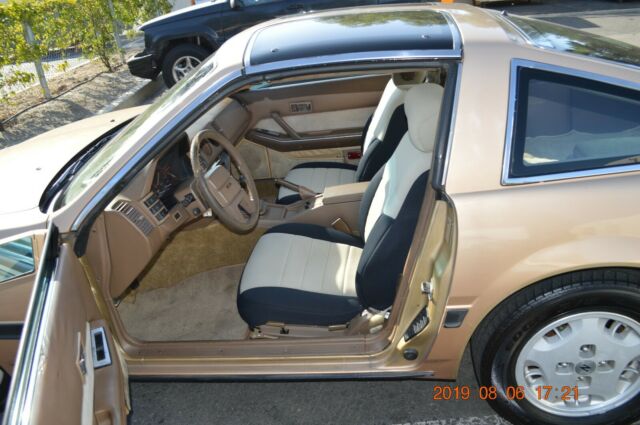 1985 Gold Nissan 300ZX Coupe
