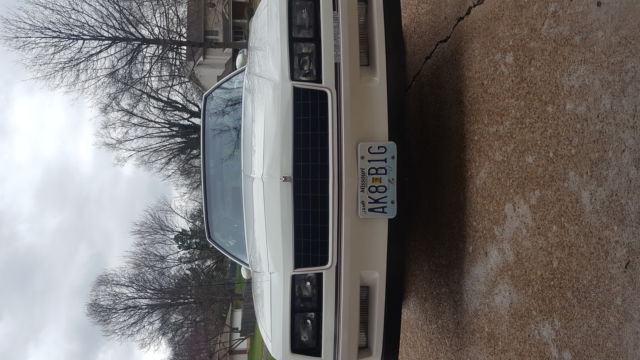 1985 White Chevrolet Monte Carlo Coupe