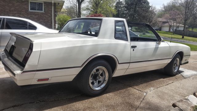1985 White Chevrolet Monte Carlo Coupe