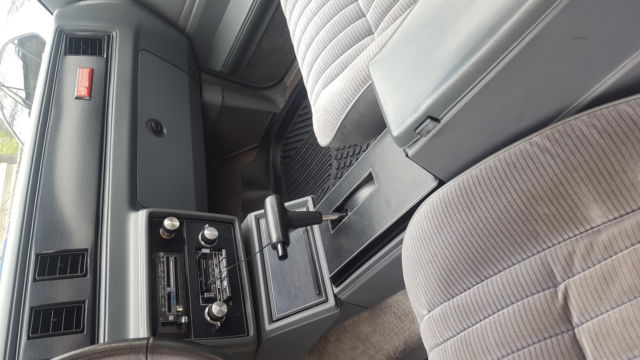 1985 White Chevrolet Monte Carlo Coupe