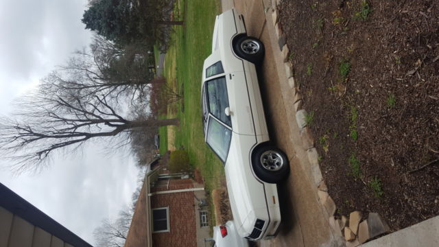 1985 White Chevrolet Monte Carlo Coupe