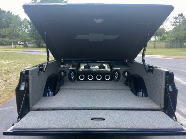 1985 Blue Chevrolet C-10 Standard Cab Pickup